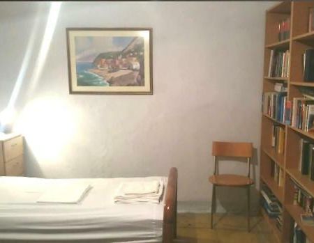 Communist Style Apartment Tiran Dış mekan fotoğraf